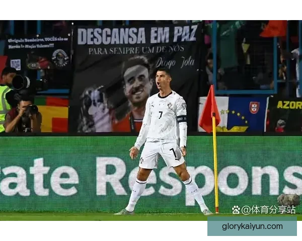 C罗千球里程碑即将达成,状态保持值得关注 C罗千球里程碑即将达成,状态保持值得关注