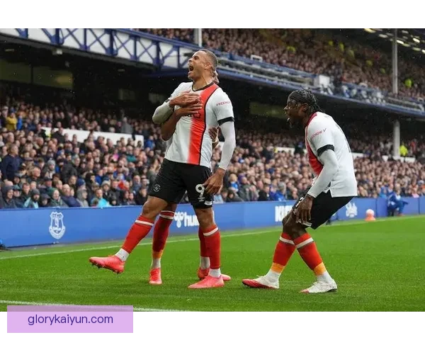 2025赛季英超卢顿队表现稳健，状态回暖引人关注